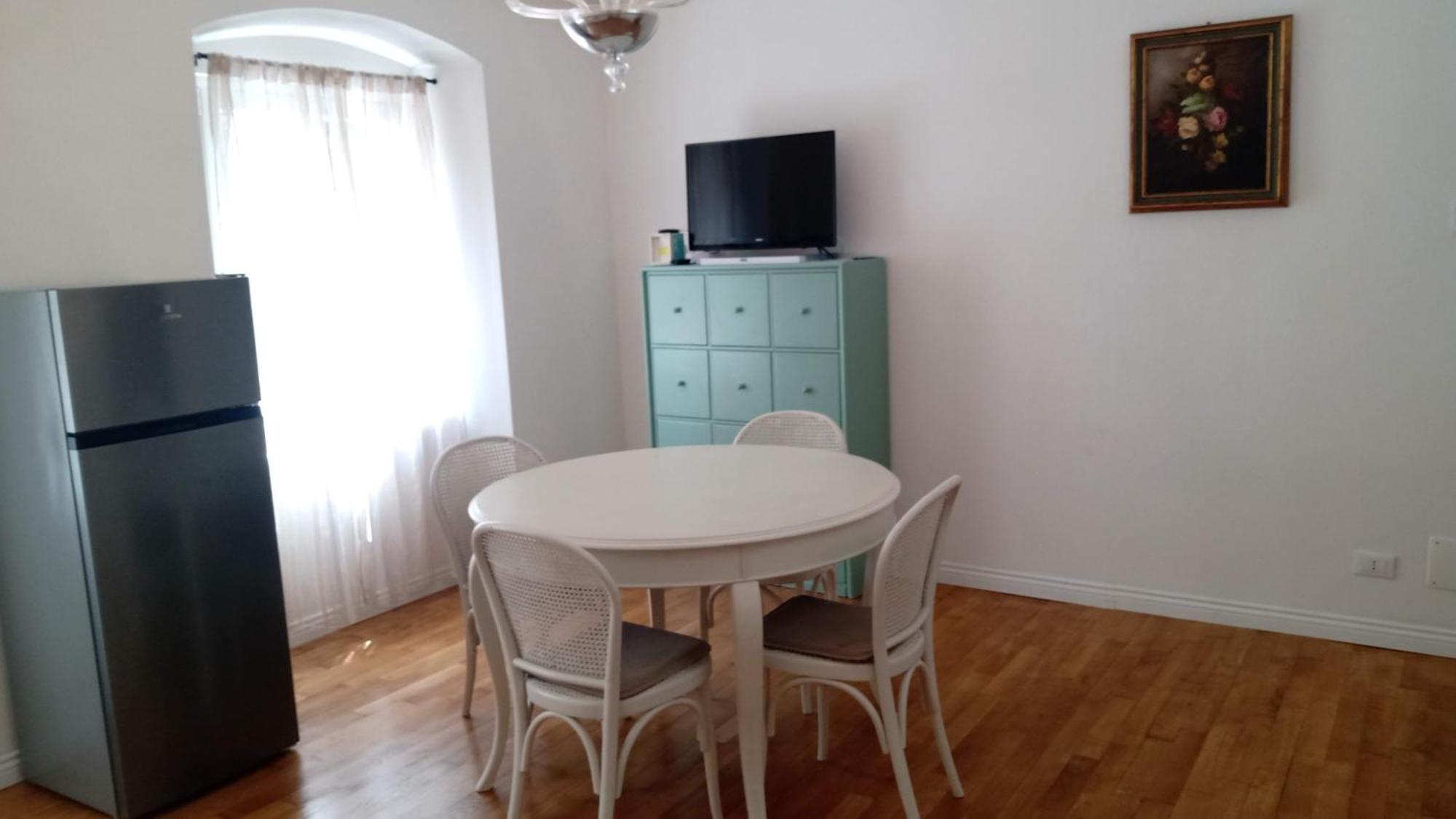 Casa Renova, Intero Appartamento, 2 Camere, Max 4 Ospiti, Trieste Zona Storica Dış mekan fotoğraf